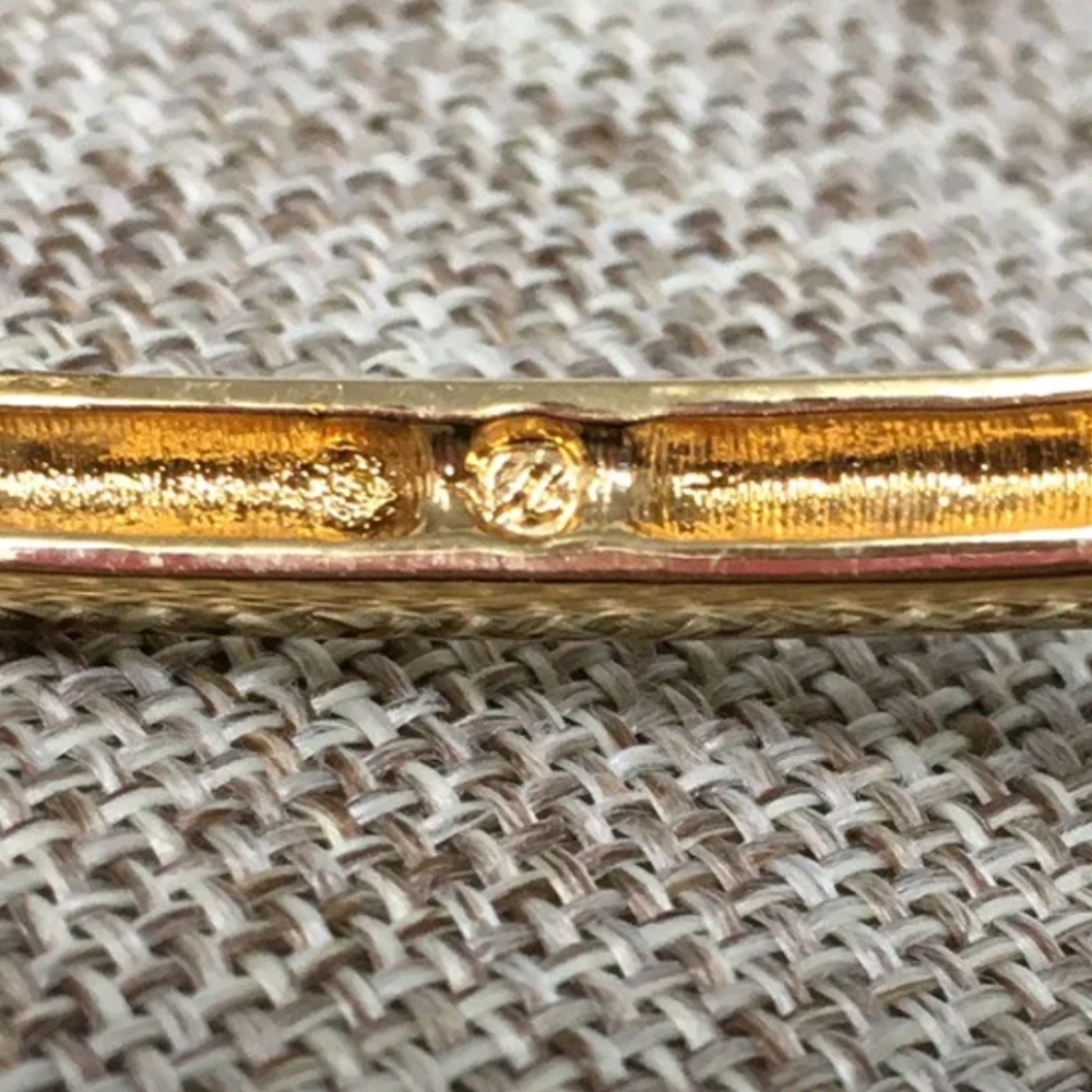 Vintage 1980's Swan Signed Swarovski Crystal Gold tone Hinged Clamp Bangle - Picture 3 of 7